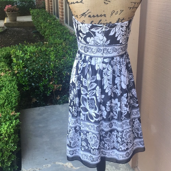 Sz 10 White House Black Market Strapless Dress - Picture 5 of 6